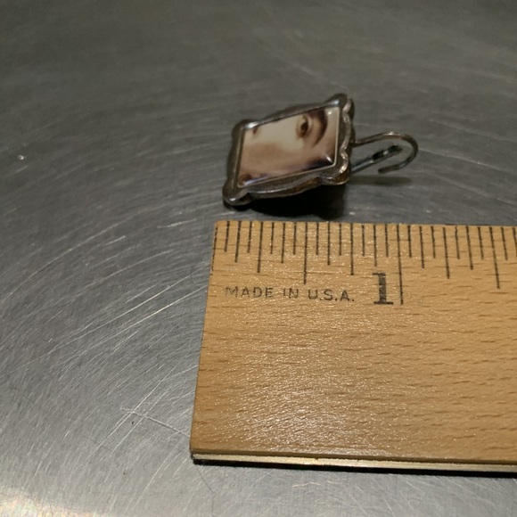 Frieda Kahlo Image in Frame Pierced Earrings - Picture 4 of 5